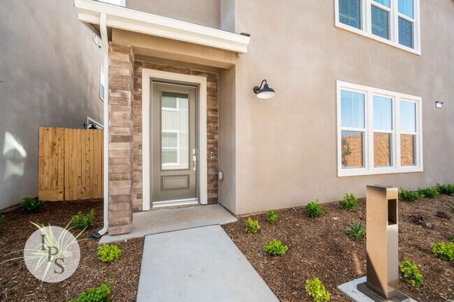 Building Photo - ‘Brambles’ Copper & Willow Home, 4BR/2.5BA...