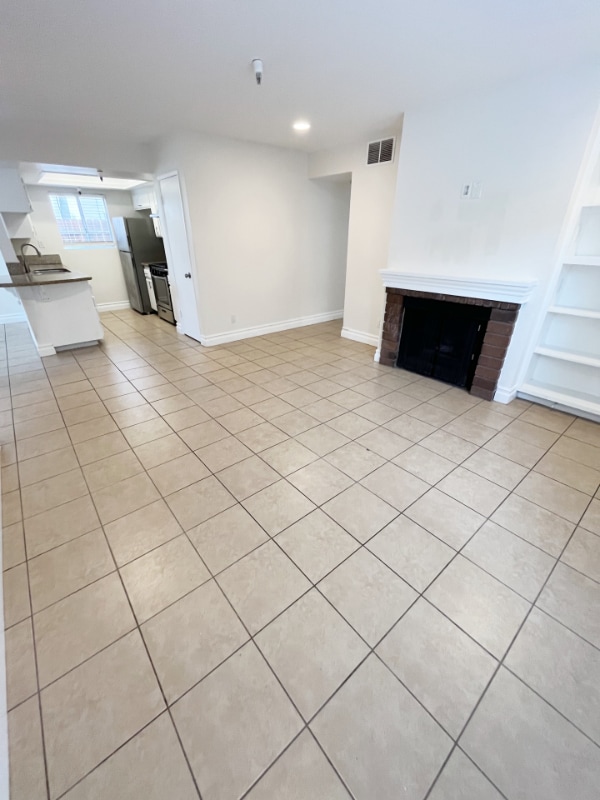 Building Photo - 139 Avenida Miramar