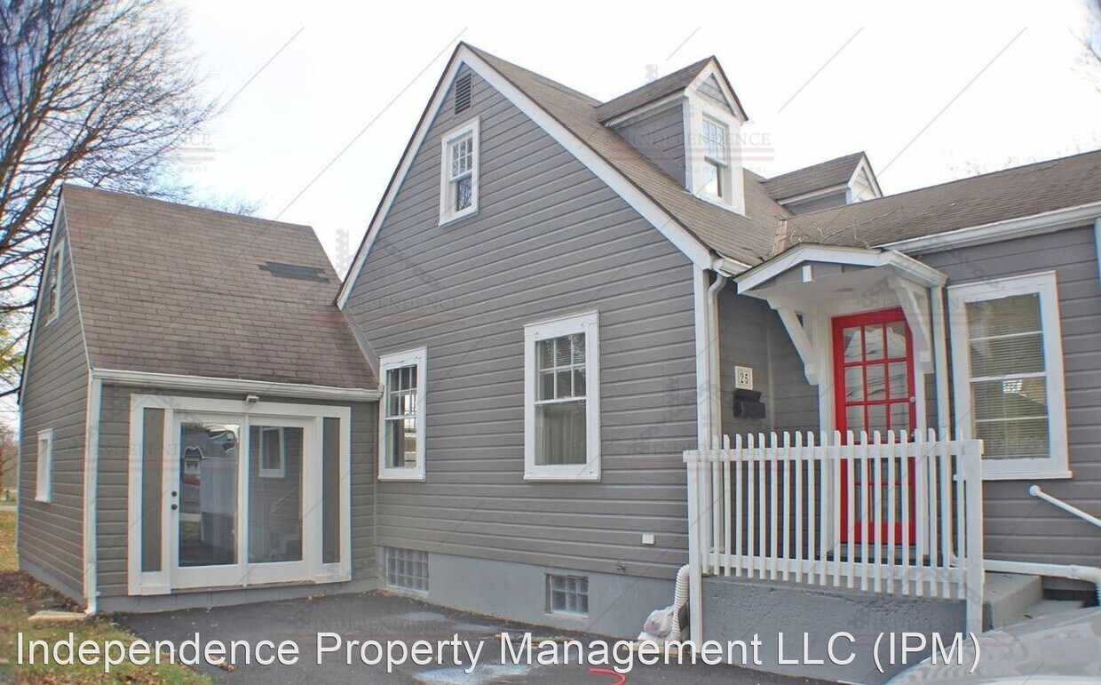 Foto principal - 3 br, 1 bath House - 25 Orchard Ave.