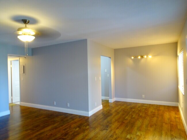 Building Photo - 2200 Springdale Blvd