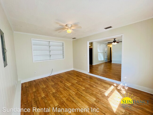 Building Photo - 3 br, 2 bath House - 323 23rd Street