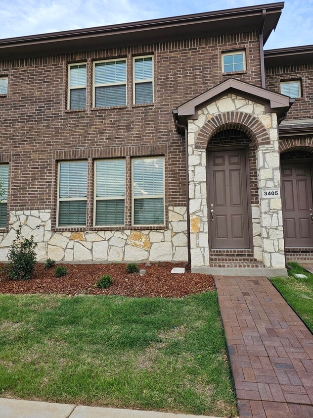 3405 Solana Cir, Denton, TX 76207 Townhome Rentals in Denton TX