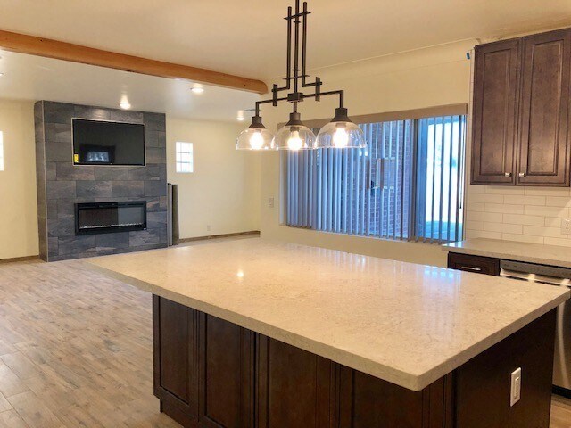 Foto del edificio - Gorgeous fully remodeled in Central Tucson - Pre Lease August 2026
