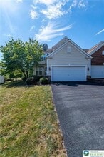 Building Photo - 1828 Majestic Dr
