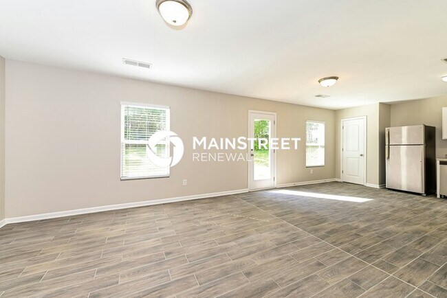 Building Photo - 3 Bedroom Pet-Friendly Home in COVINGTON, ...