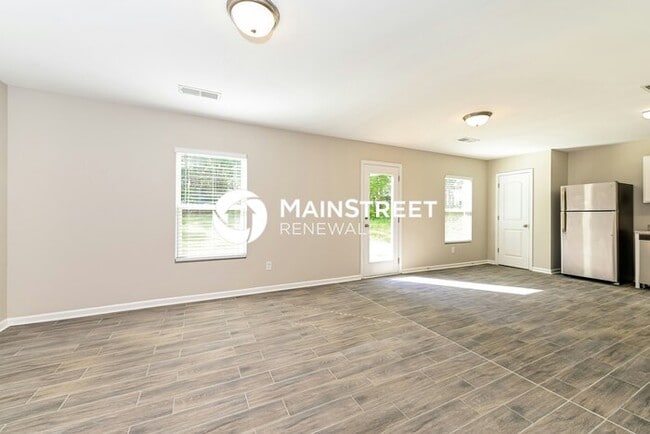 Foto del edificio - 3 Bedroom Pet-Friendly Home in COVINGTON, ...