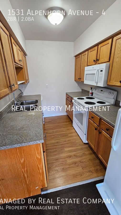 Foto del edificio - Two Bed Two Bath Modernized Southside Apar...