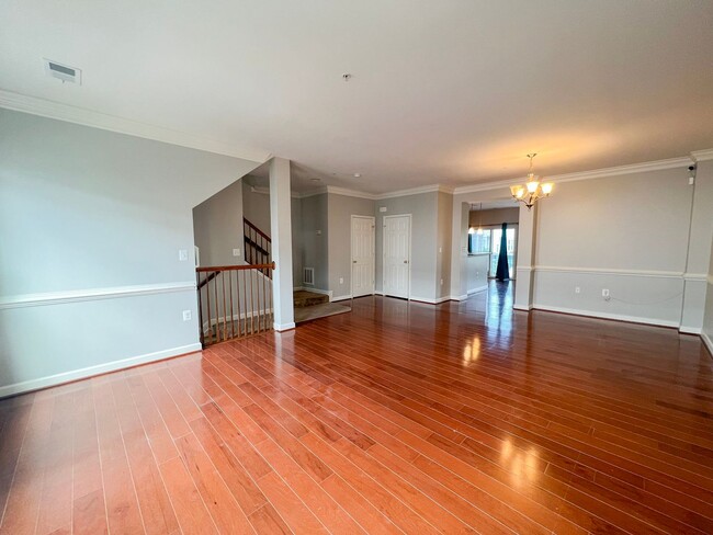 Building Photo - Lavish 3 Bed 2.5 Bath Brick Townhome In Ce...