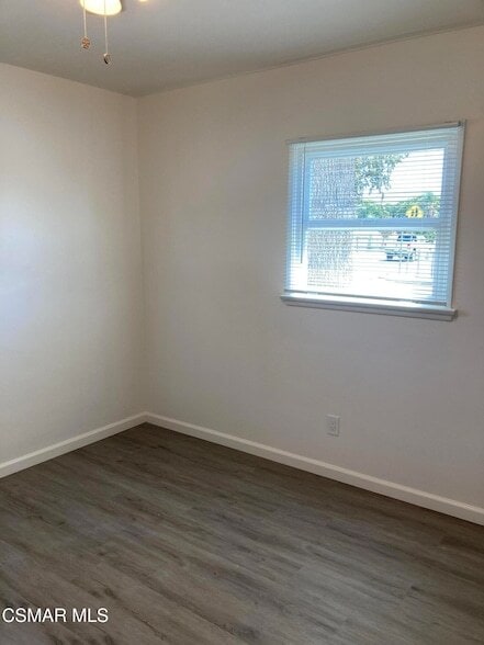 Foto del edificio - 3085 East St