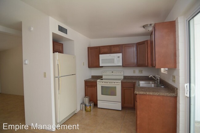 Building Photo - 1 br, 1 bath House - 4953 S. Cherry Avenue