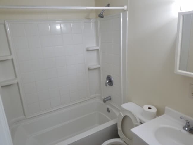 Bathroom - 1002 E 21st St