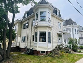 Building Photo - 18 Appleton St