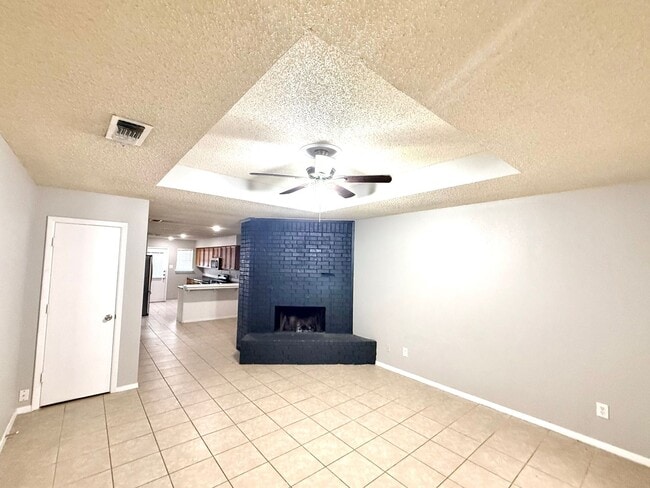 Building Photo - 1021-1023 Vera Court