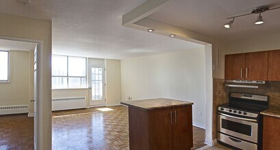 Building Photo - 230 Oak St