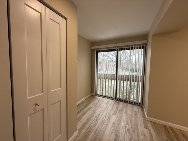 Building Photo - Remodeled 2-Bedroom!