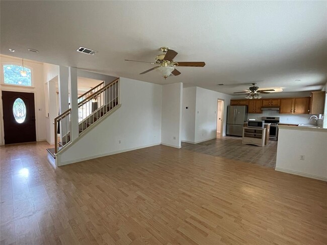 Foto del edificio - 2215 Ada Ln