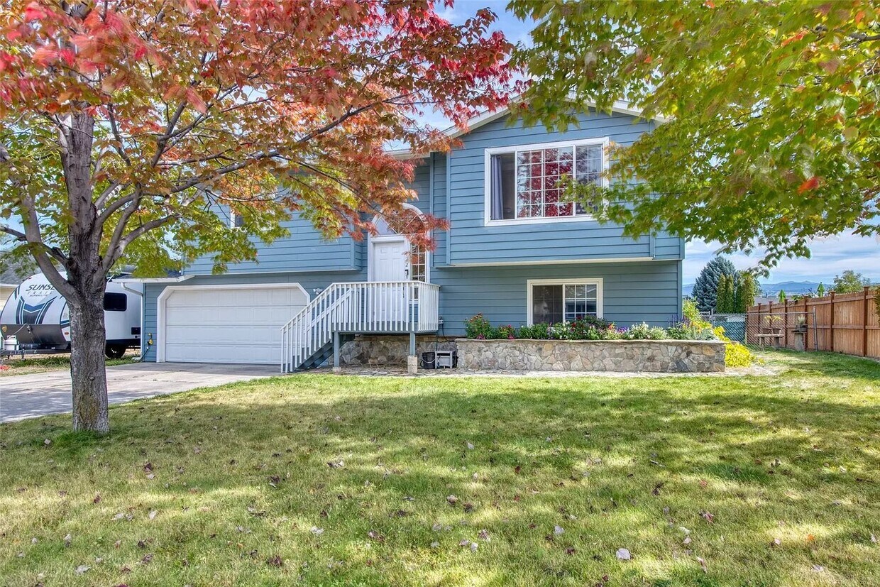 Primary Photo - Spacious 4 bed/ 3 bath Hamilton Home