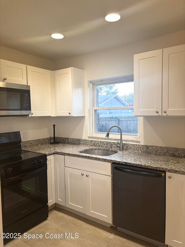 Foto del edificio - 110 Summer Pl