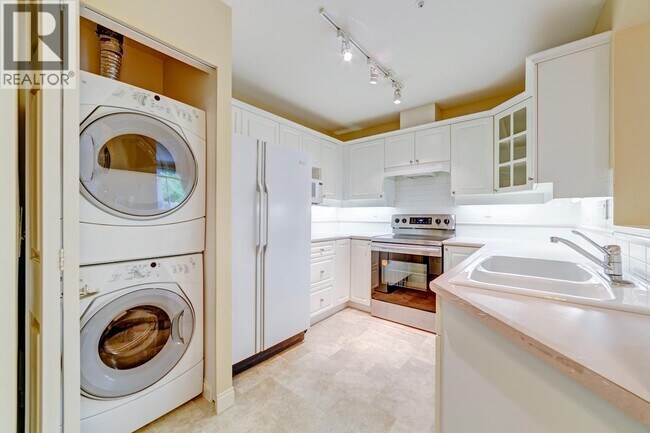 Photo du bâtiment - 2xx-5835 HAMPTON PLACE