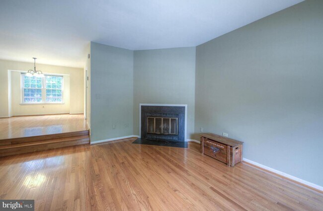 Building Photo - 13526 Sierra Dr