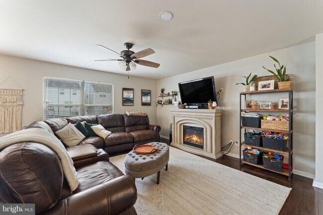 Foto del edificio - 1821 Meadow Lark Dr