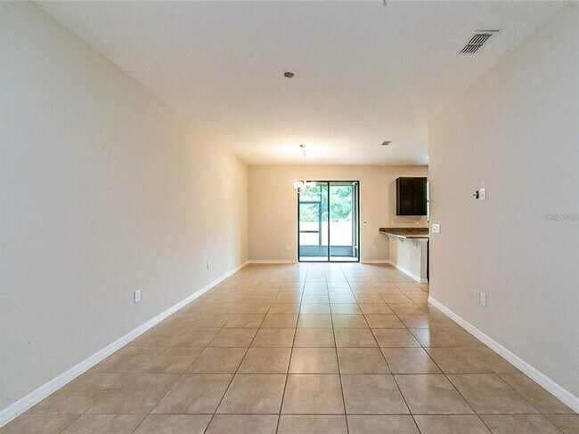 Foto del edificio - 2440 Seven Oaks Dr