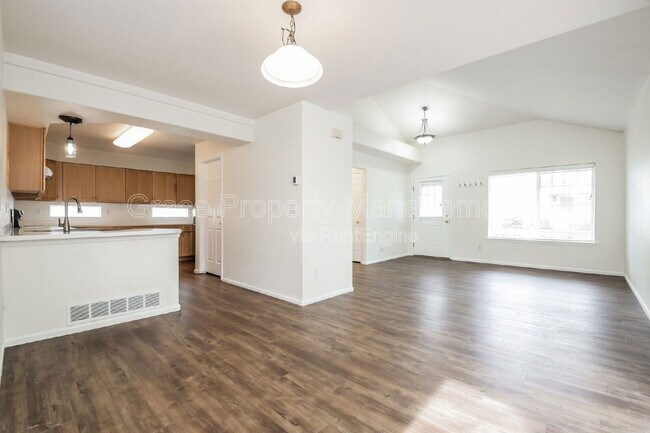 Building Photo - 14334 Craftsman Way