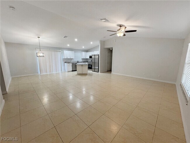 Foto del edificio - 210 Manatee St