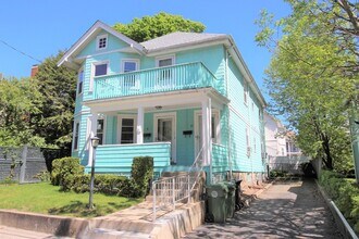 Building Photo - 8 Thurston Rd