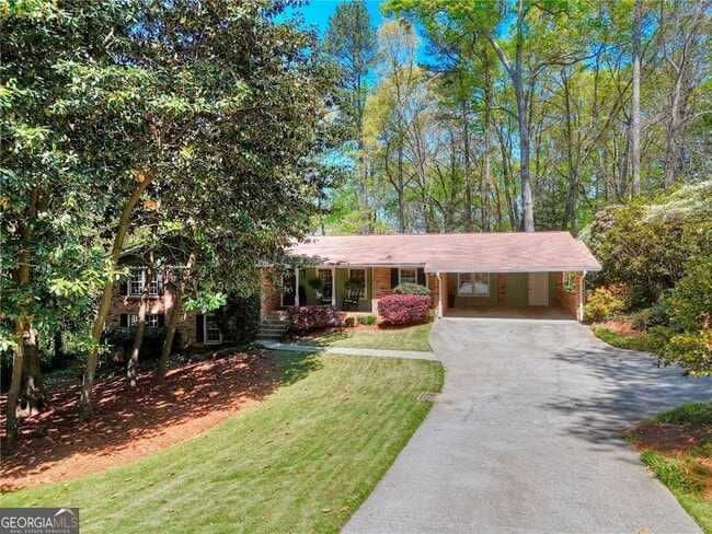 Foto del edificio - 1531 Cooper Lake Rd SE