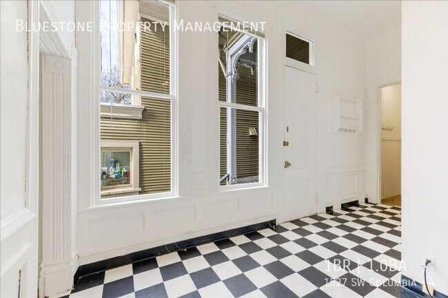 Building Photo - 1527 SW Columbia-A