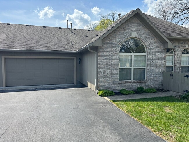 Building Photo - Well-Maintained Condo with 2 Bonus Rooms & Attached 2-Car Garage