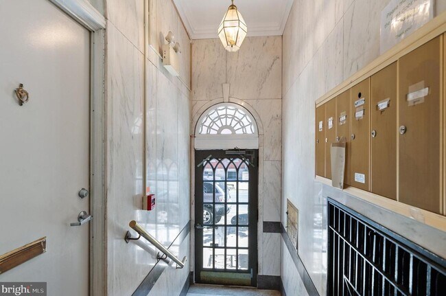 Foto del edificio - 238 S 13th St