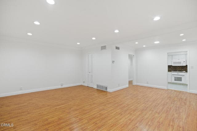 Building Photo - 1233 N Columbus Ave