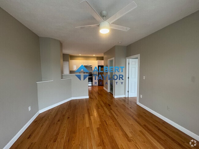 Building Photo - 1084 Dorchester Ave
