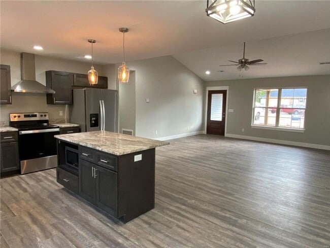 Building Photo - Available 12/15/2025