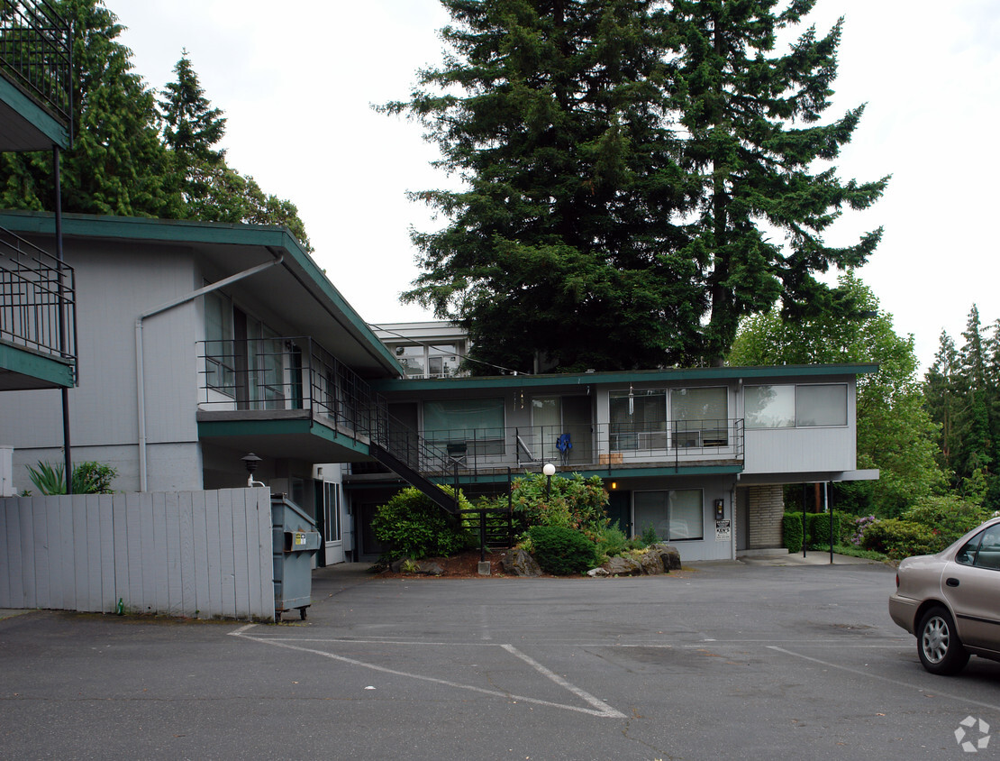 Building Photo - Bellevue West