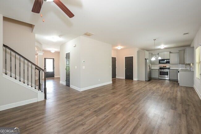 Building Photo - 707 Overlook Gln Dr