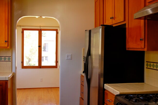 Kitchen to Bkft Rm - 1203 Hi Point St