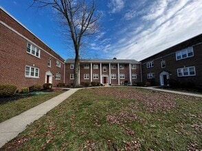 Building Photo - 104 Cherry Parke