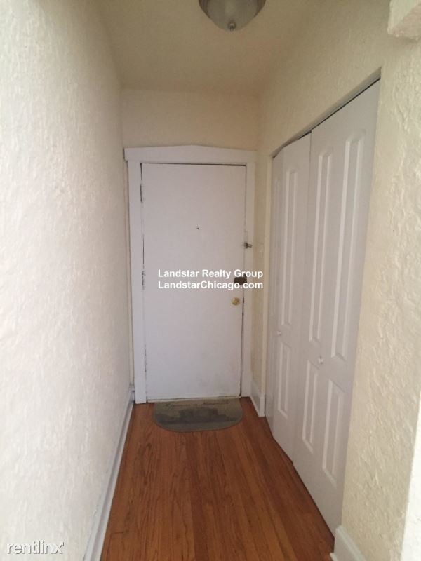 Foto del edificio - 4457 W Diversey Ave