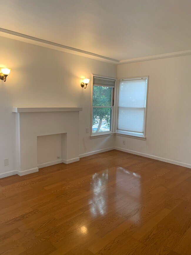 Building Photo - 3717 Middlebury St