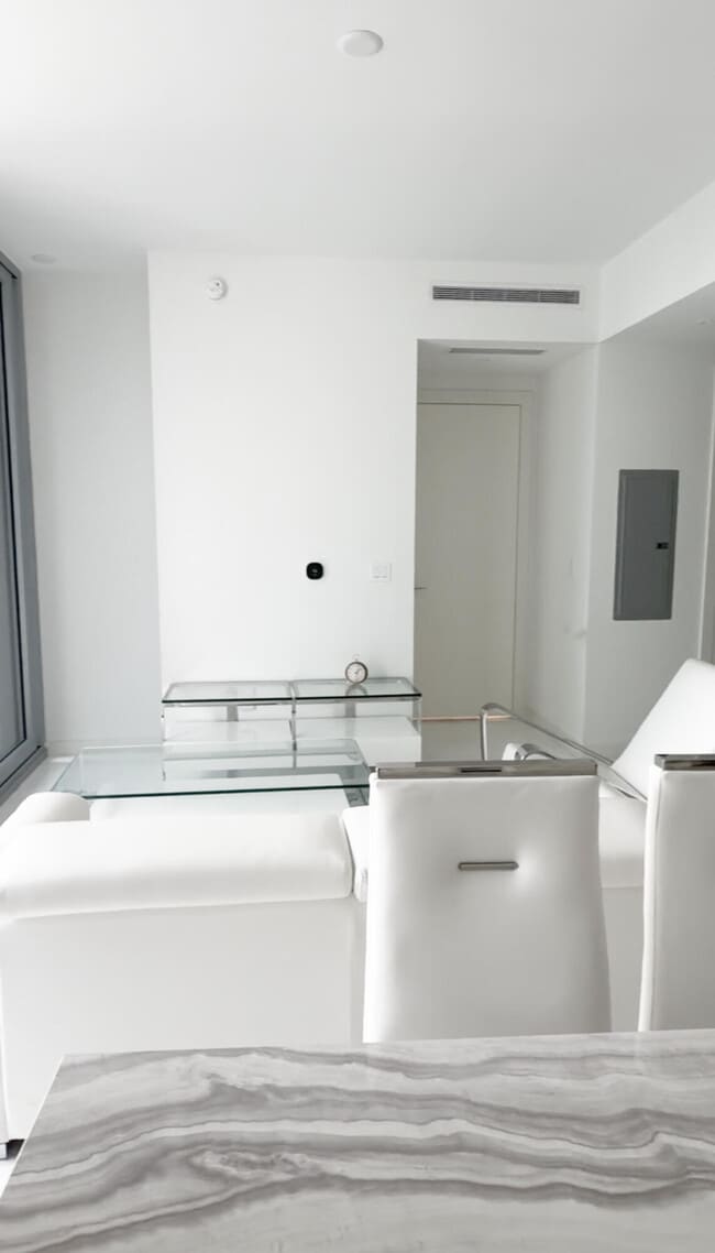 Building Photo - 300 Biscayne Blvd Way