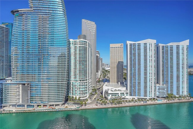 Foto del edificio - 901 Brickell Key Blvd