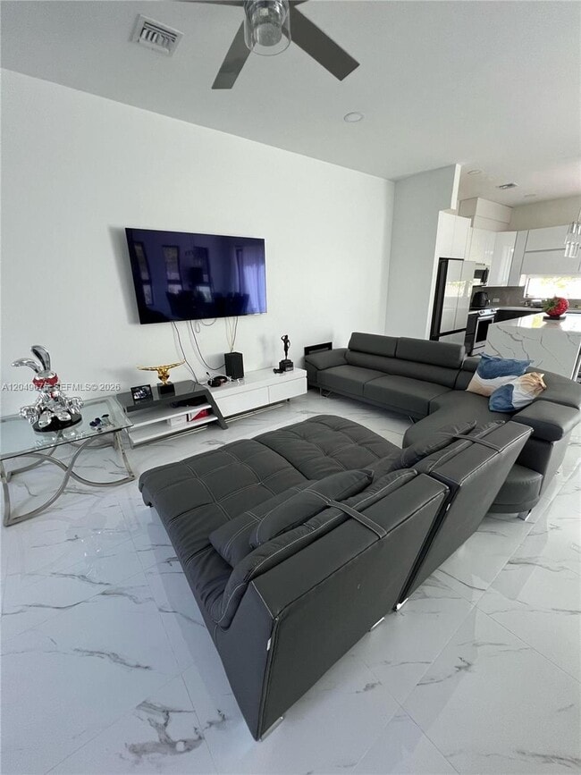 Foto del edificio - 2342 McKinley St