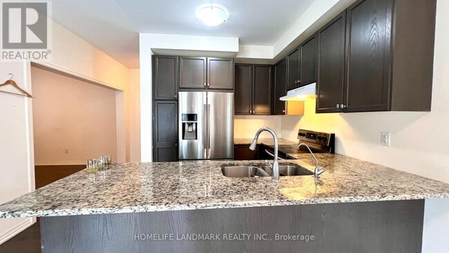 Building Photo - 83 Tango Cres