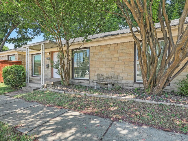 Building Photo - 6950 Hillcrest Ave