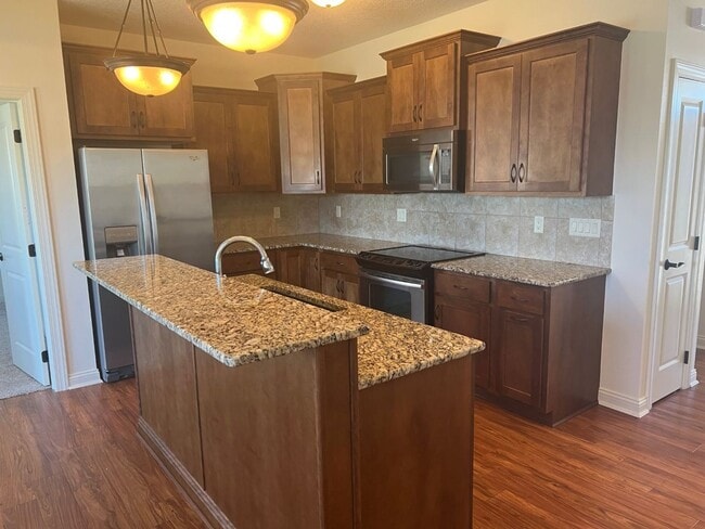 Building Photo - 2712 London Dr