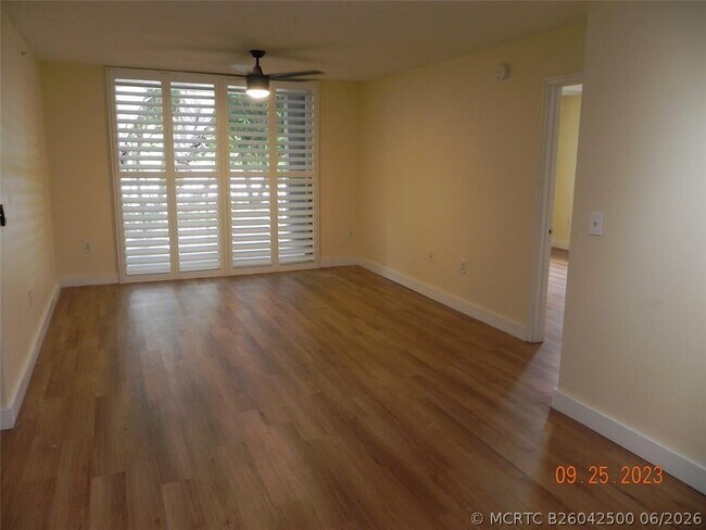 Foto del edificio - 577 SW 111th Ln