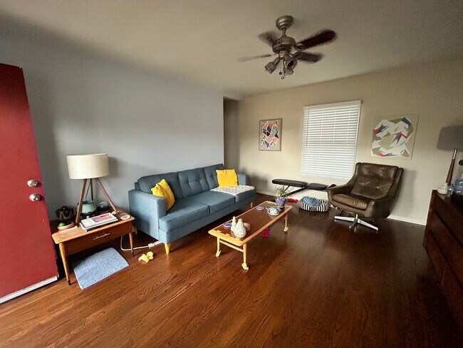 Foto del edificio - 2307 Laverna Ave